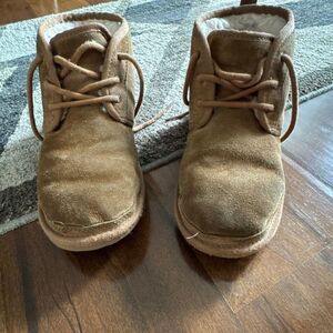 UGG boys 3Y